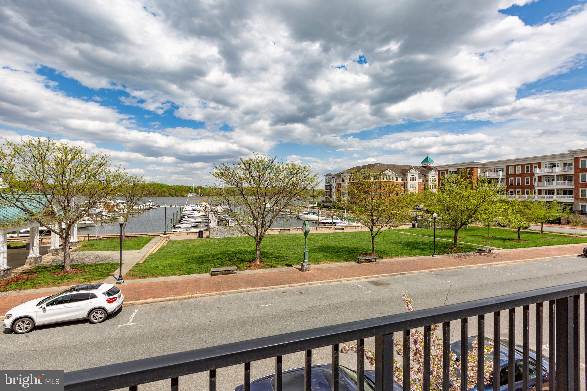 MARINA LANDING CONDOMINI - Residential