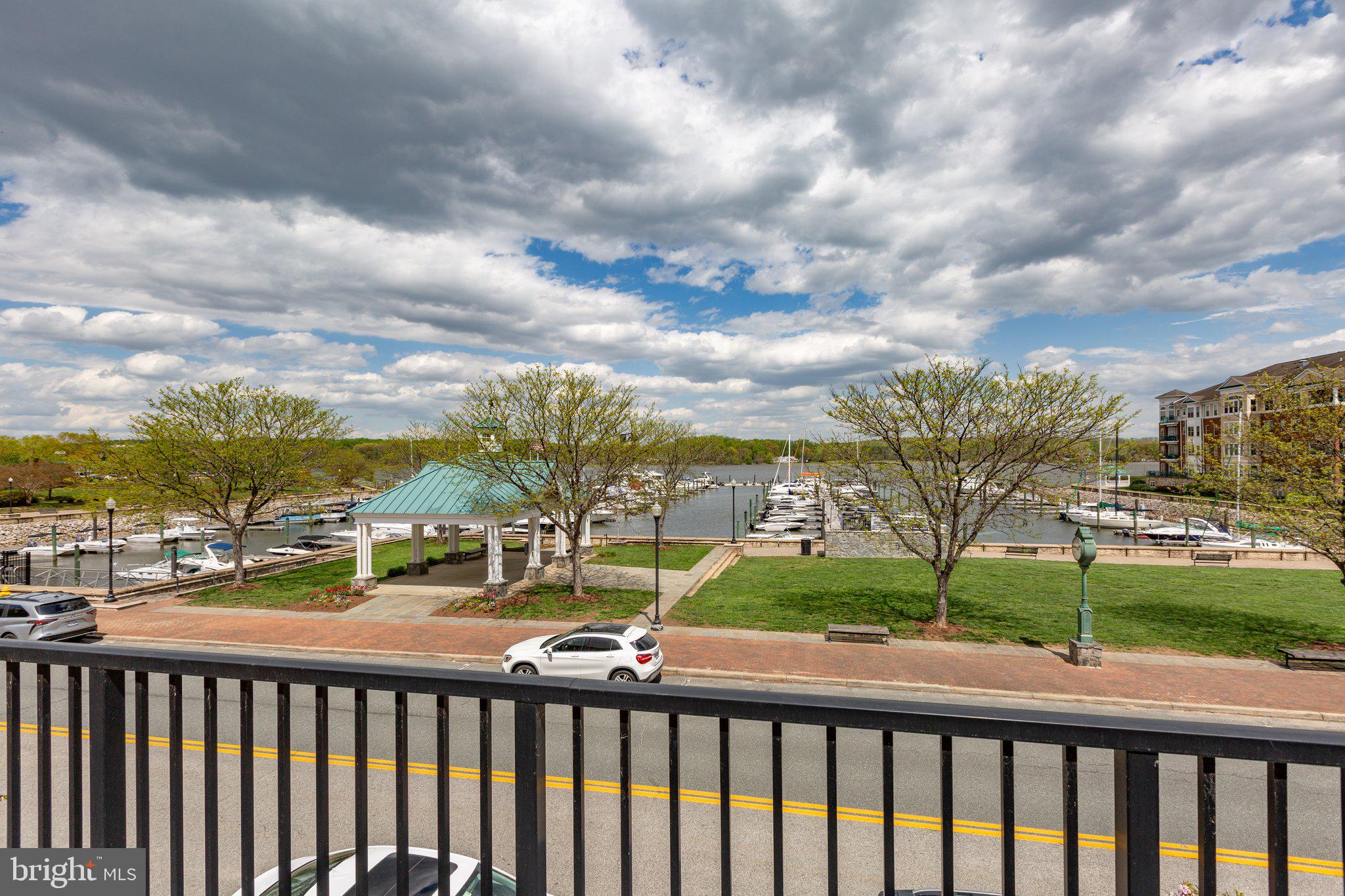 MARINA LANDING CONDOMINI - Residential