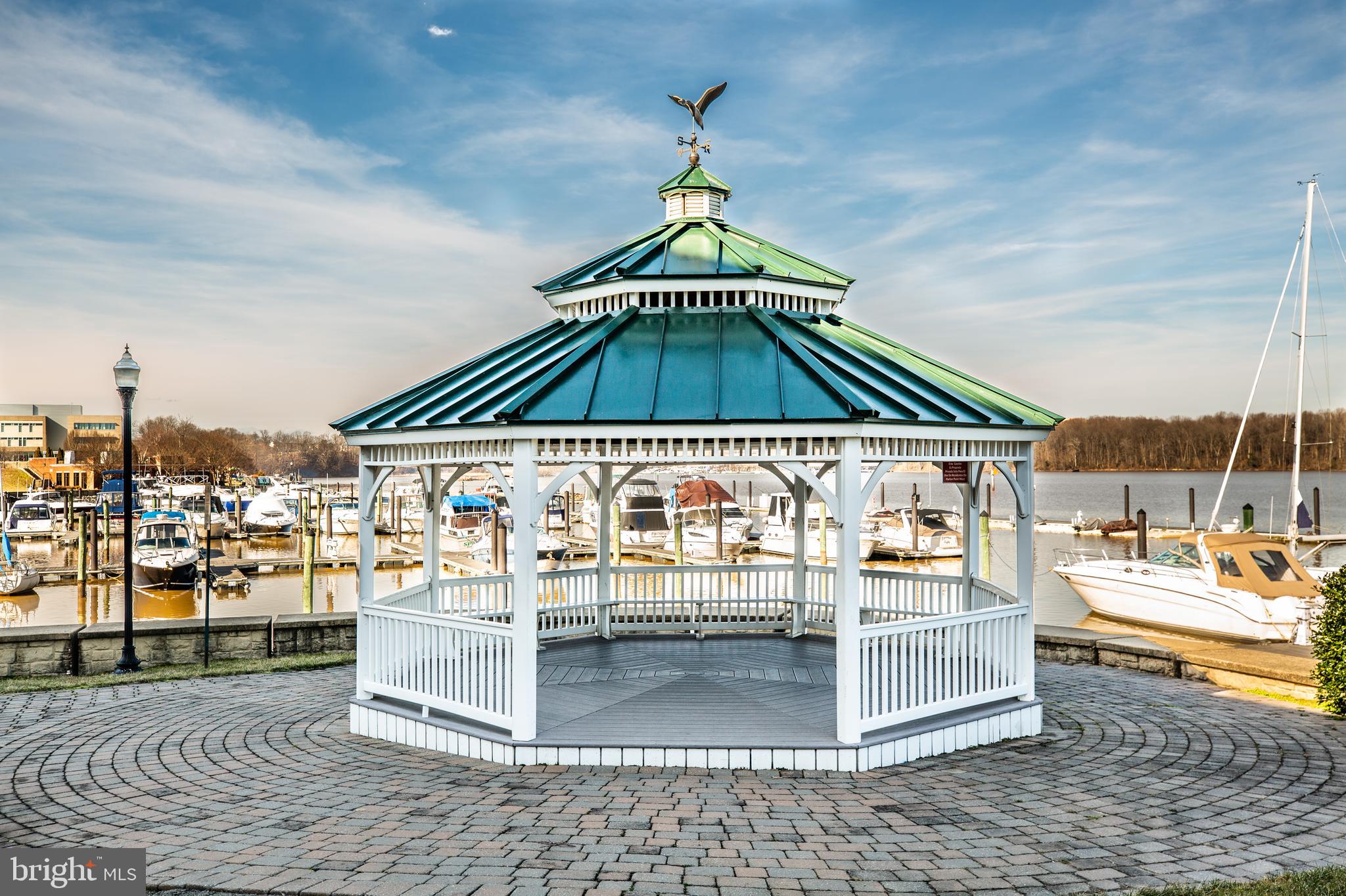 MARINA LANDING CONDOMINI - Residential