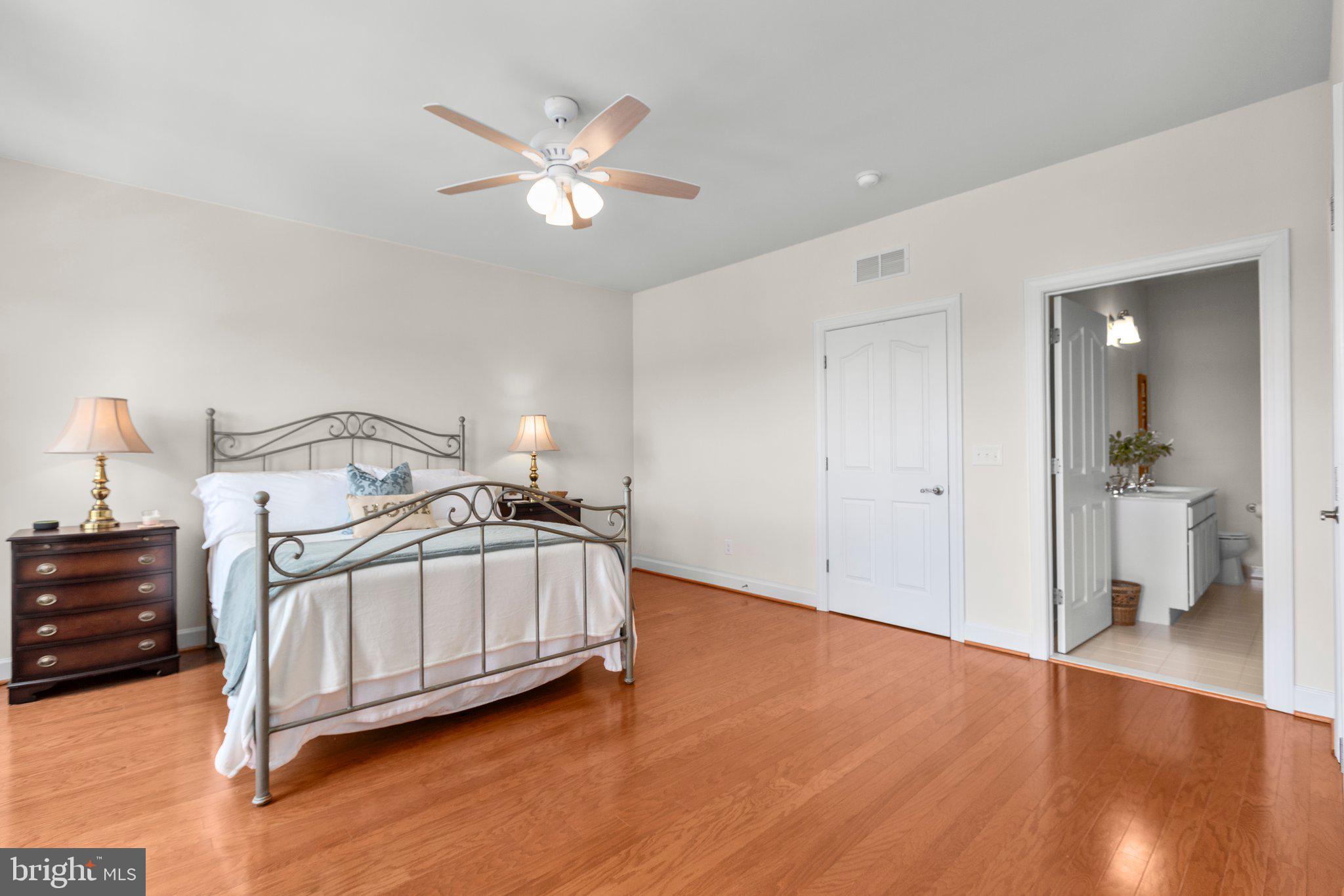 MARINA LANDING CONDOMINI - Residential