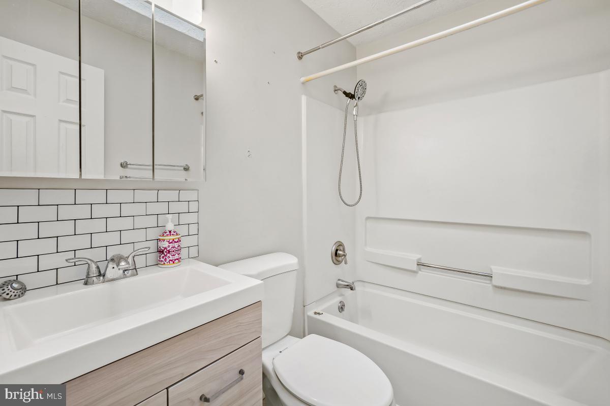 ROSECROFT VILLAGE PLAT T - Residential