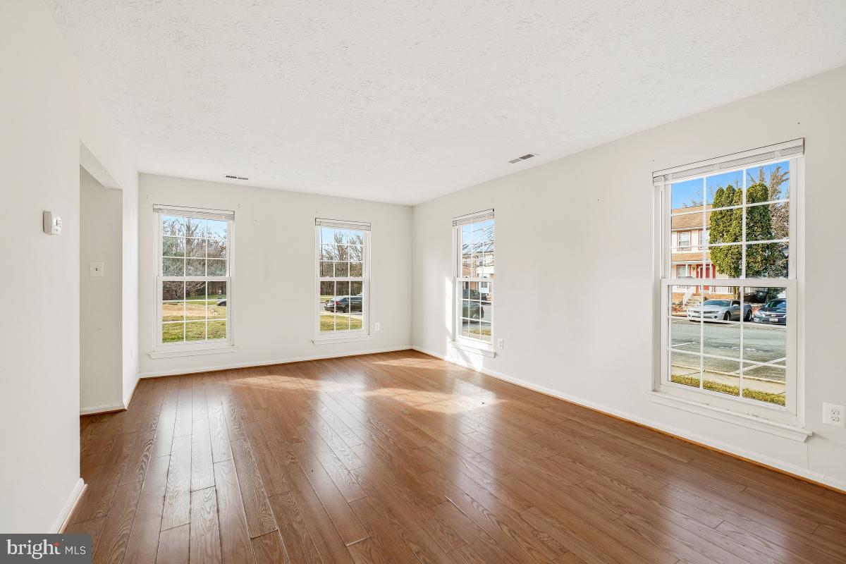 ROSECROFT VILLAGE PLAT T - Residential