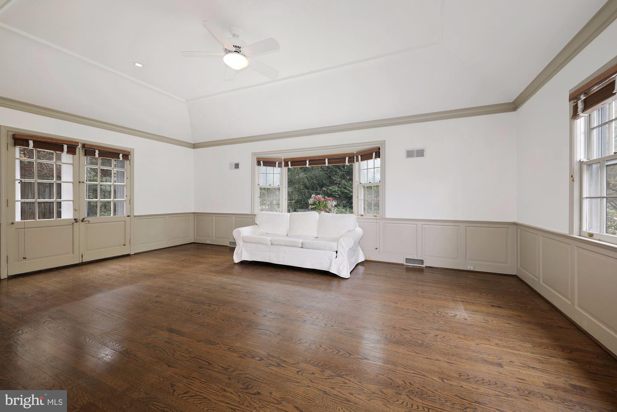 CHEVY CHASE VILLAGE - Residential