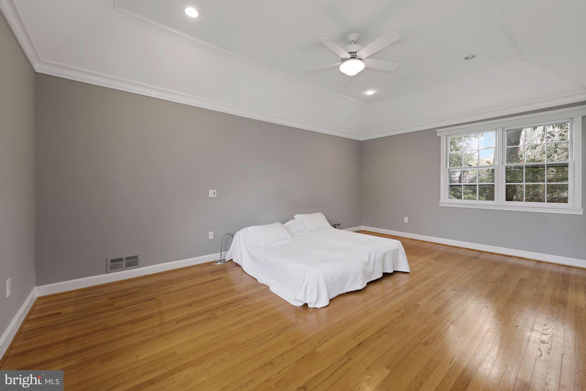 CHEVY CHASE VILLAGE - Residential