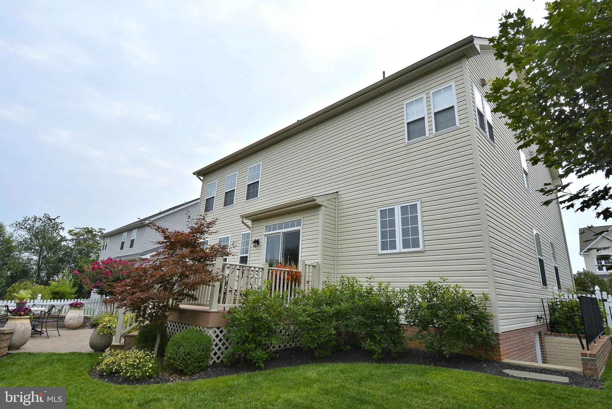 RIVER CREST II - Residential