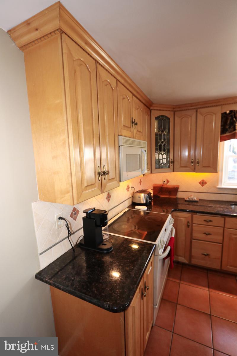 FOX CHASE MANOR - Residential