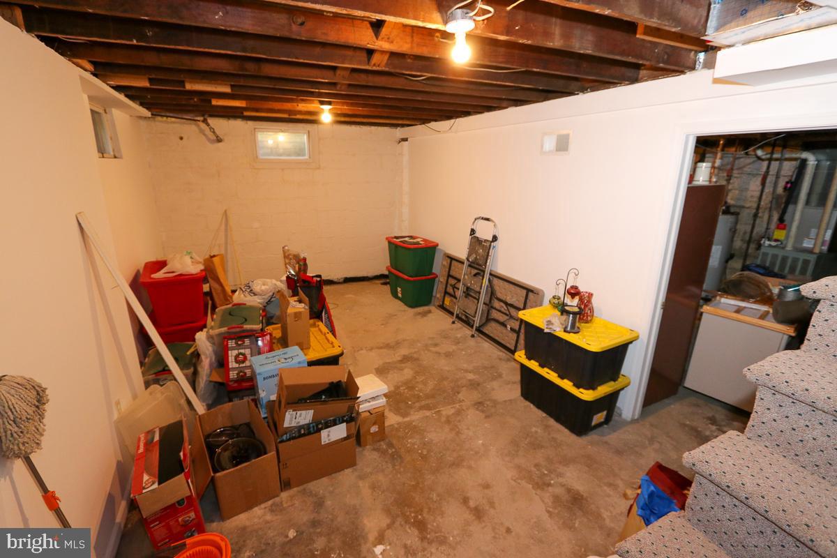 FOX CHASE MANOR - Residential