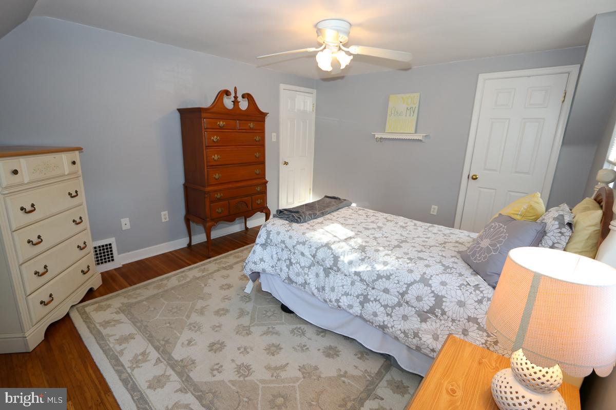 FOX CHASE MANOR - Residential