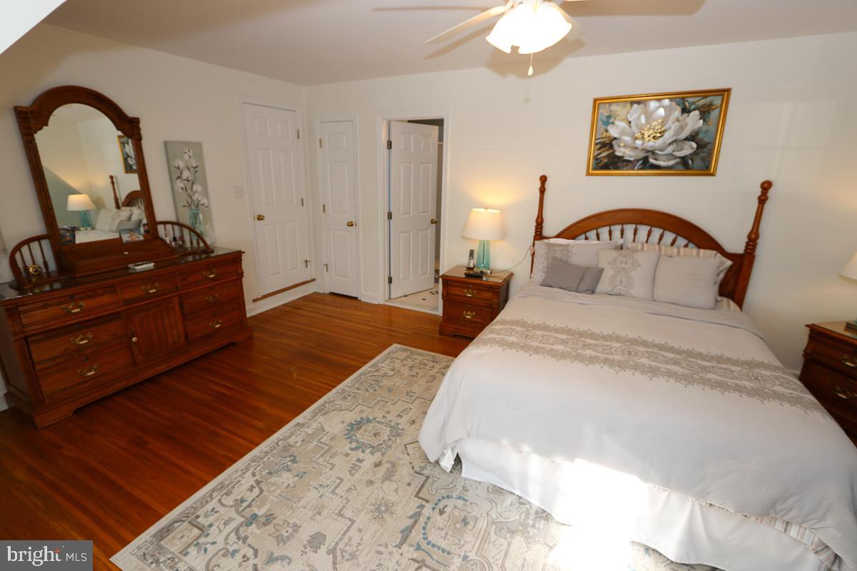 FOX CHASE MANOR - Residential