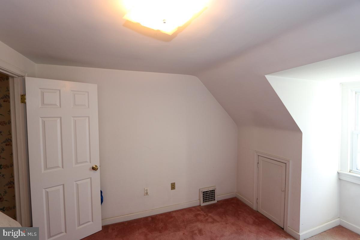 FOX CHASE MANOR - Residential