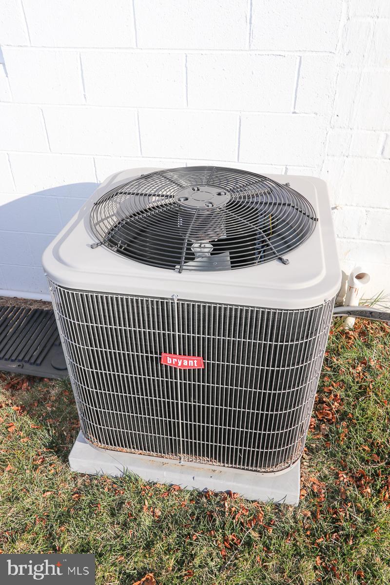 FOX CHASE MANOR - Residential