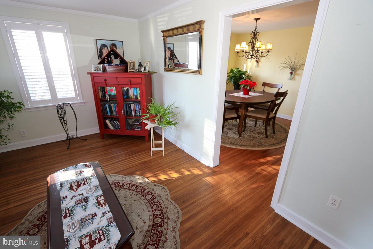 FOX CHASE MANOR - Residential