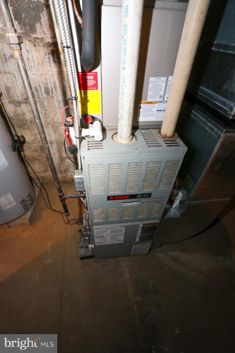 FOX CHASE MANOR - Residential