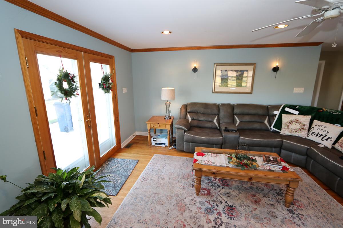 FOX CHASE MANOR - Residential