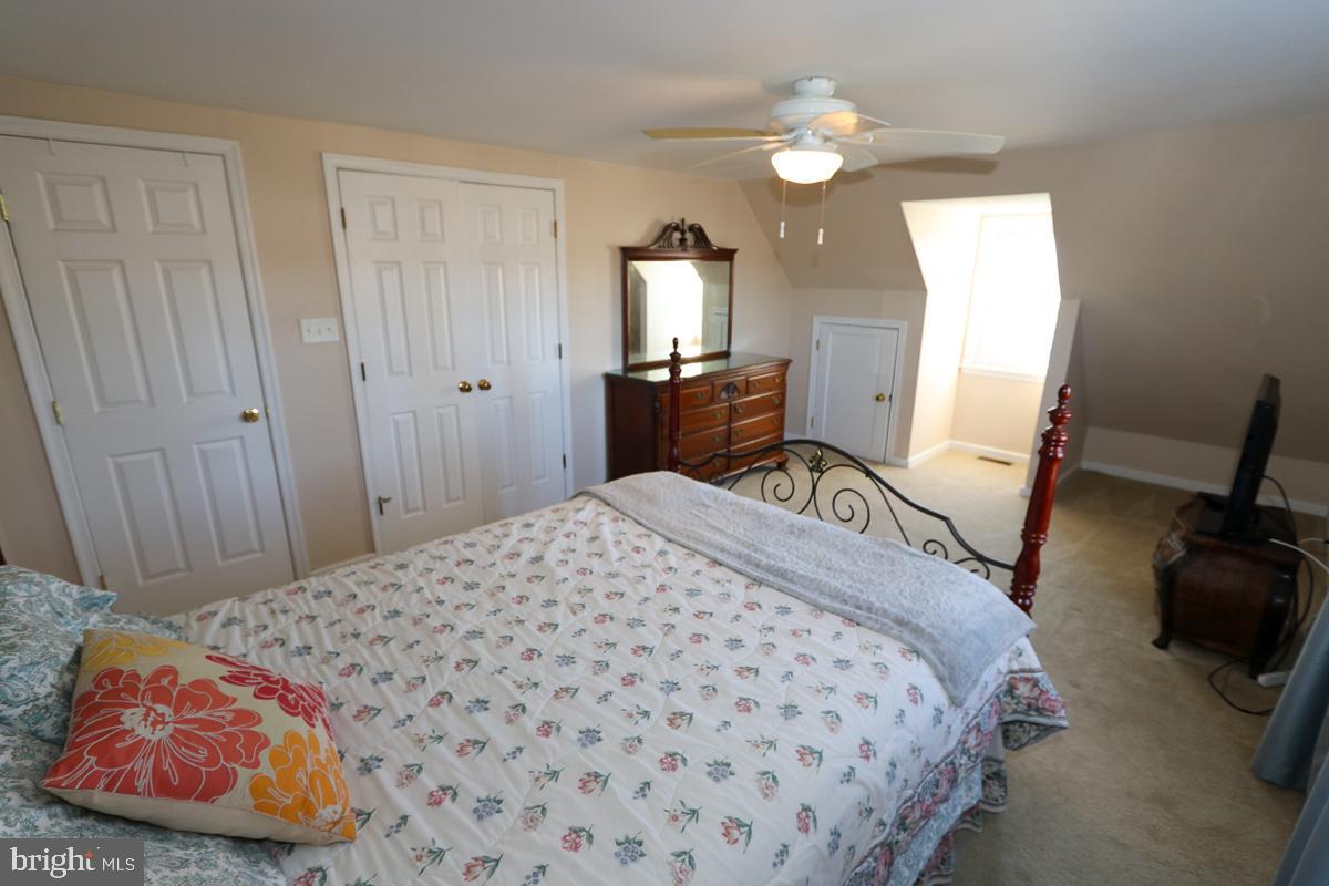 FOX CHASE MANOR - Residential