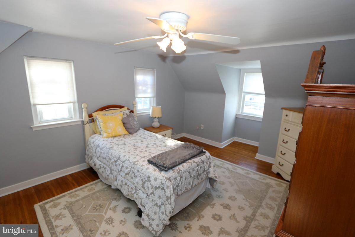 FOX CHASE MANOR - Residential