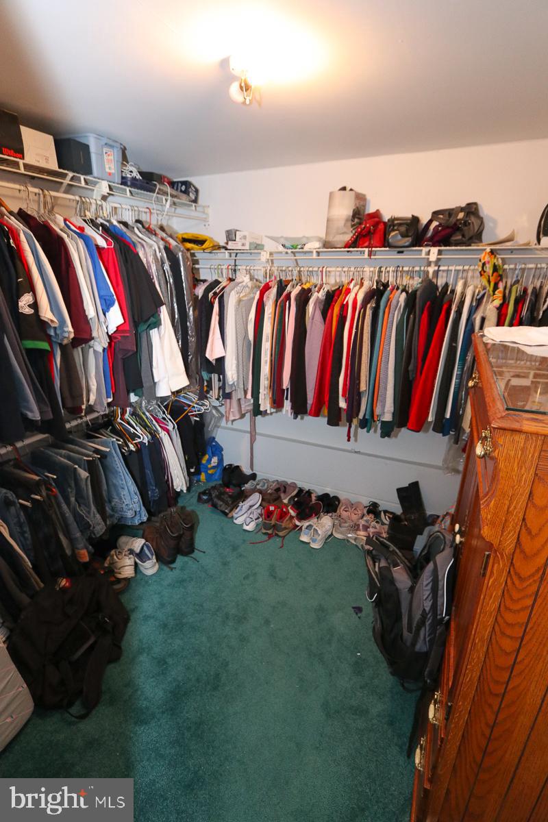 FOX CHASE MANOR - Residential