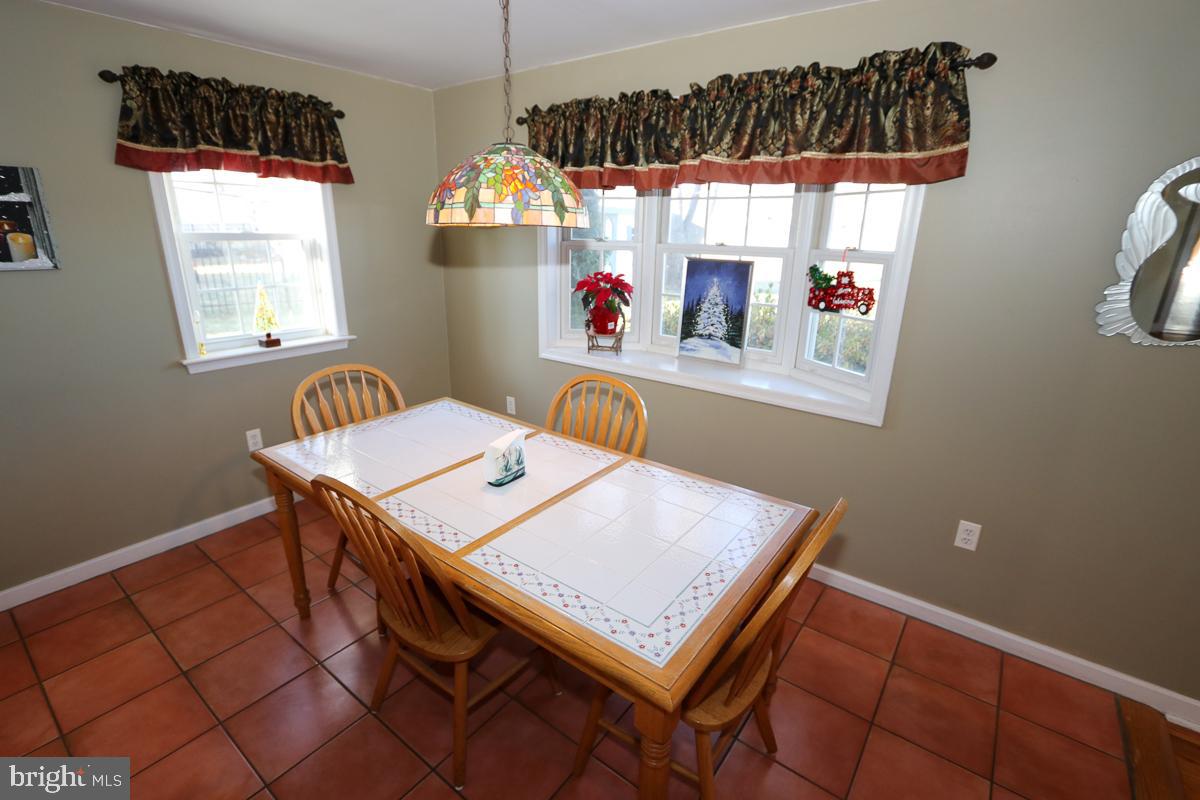 FOX CHASE MANOR - Residential