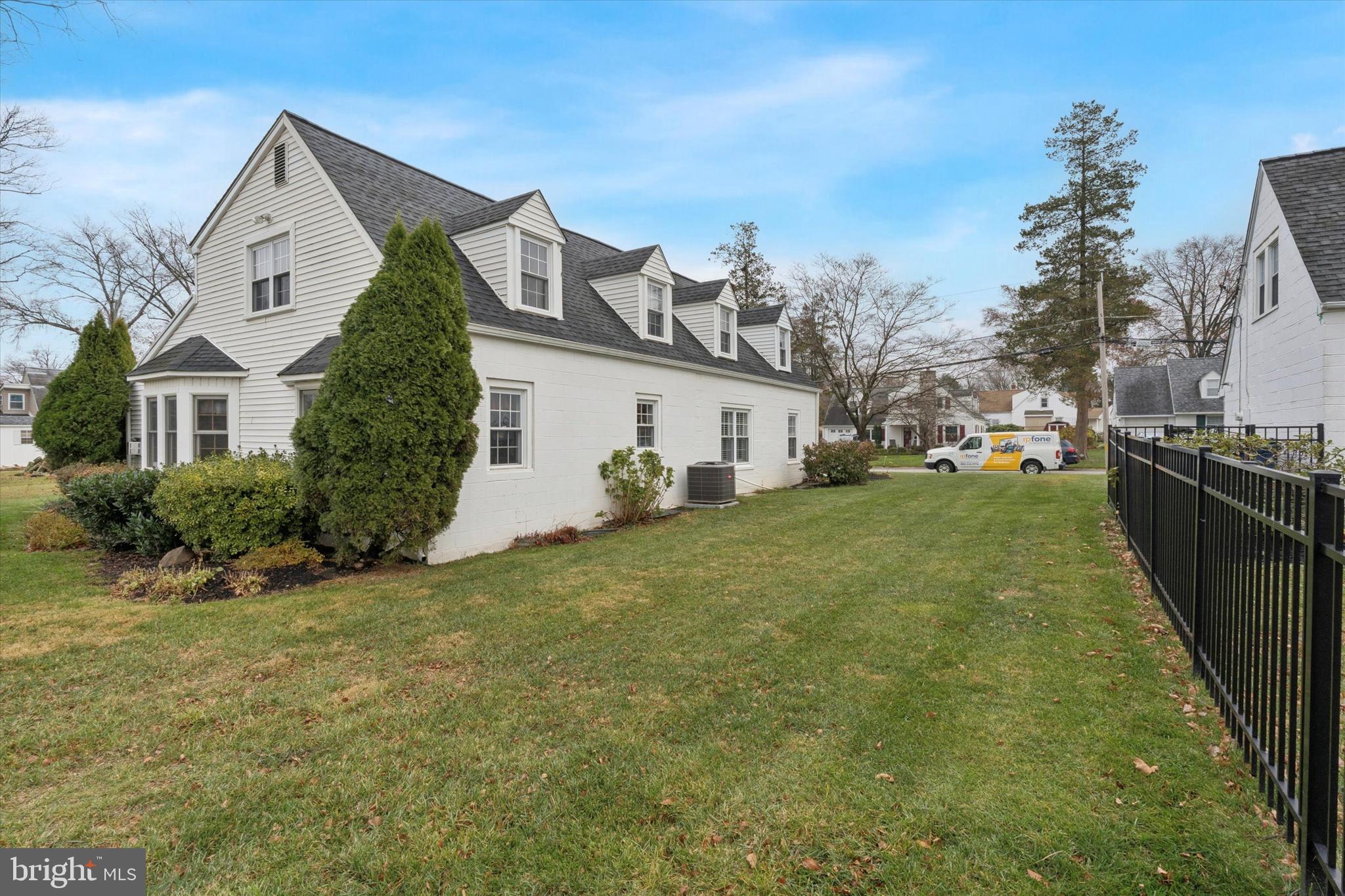 FOX CHASE MANOR - Residential