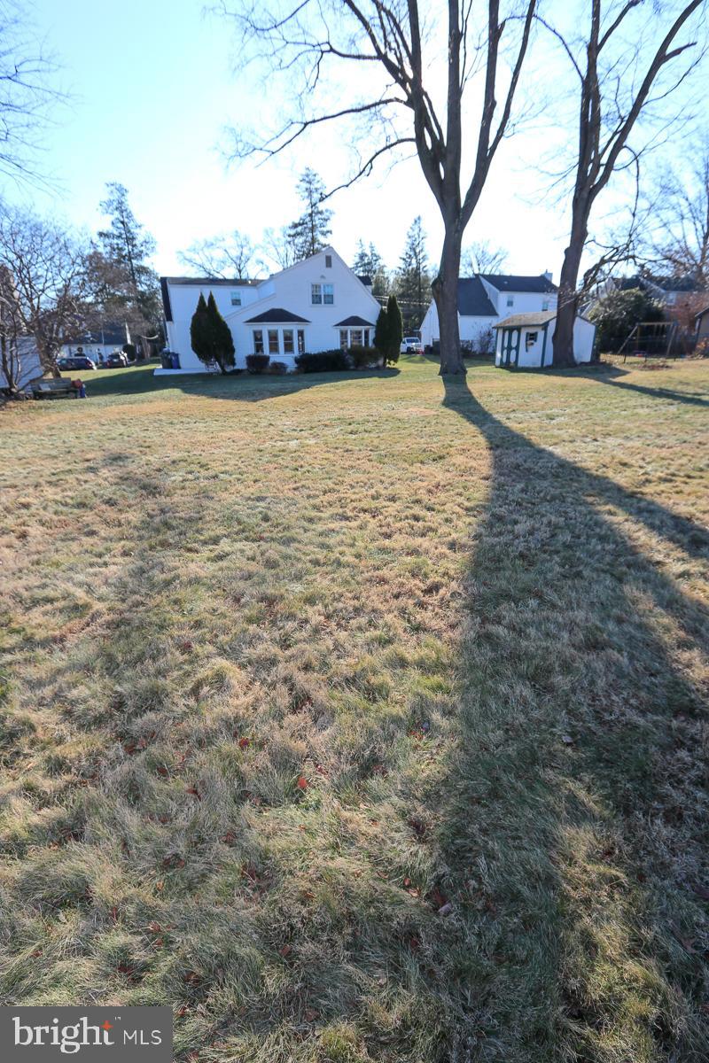 FOX CHASE MANOR - Residential