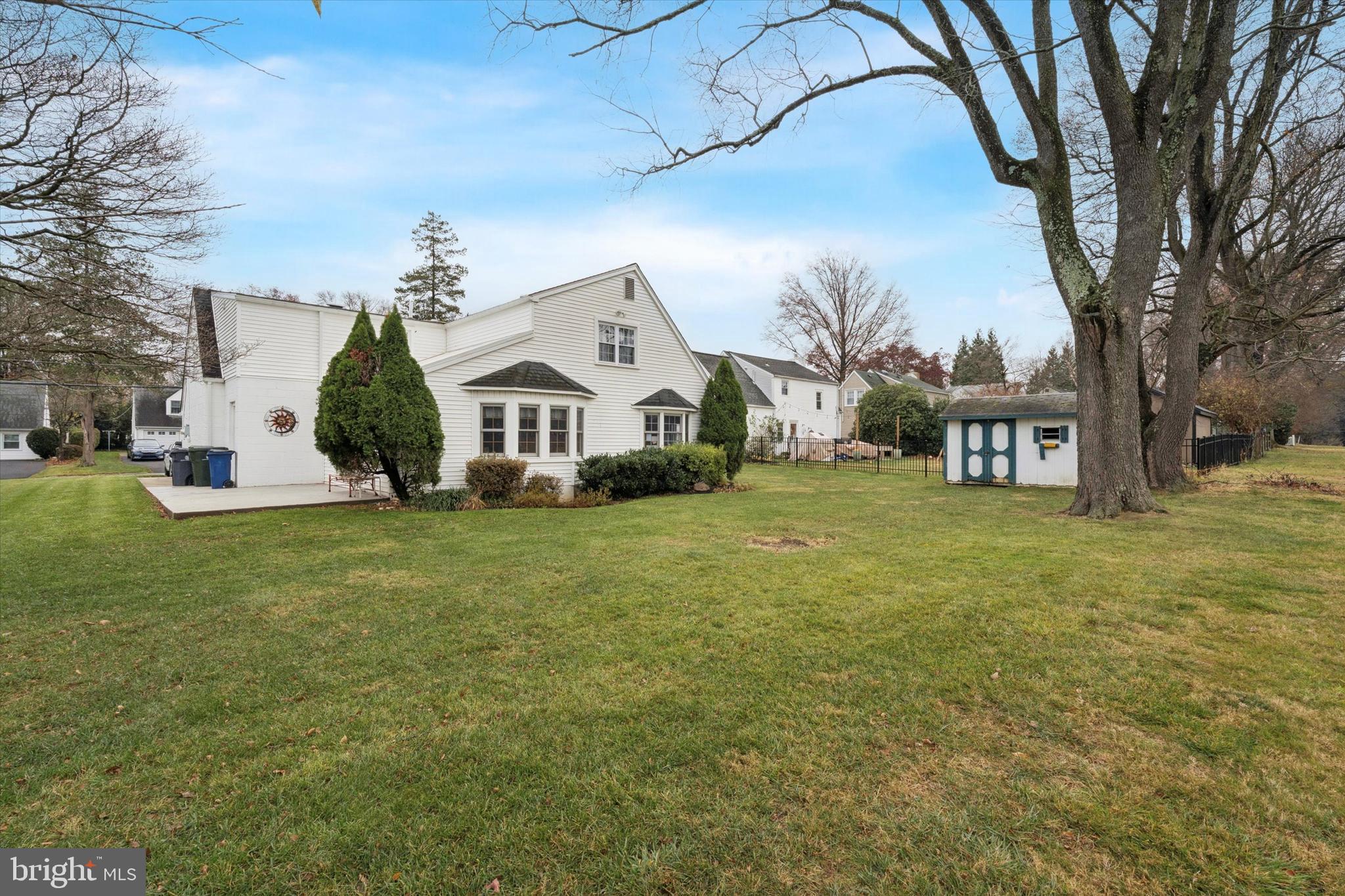 FOX CHASE MANOR - Residential