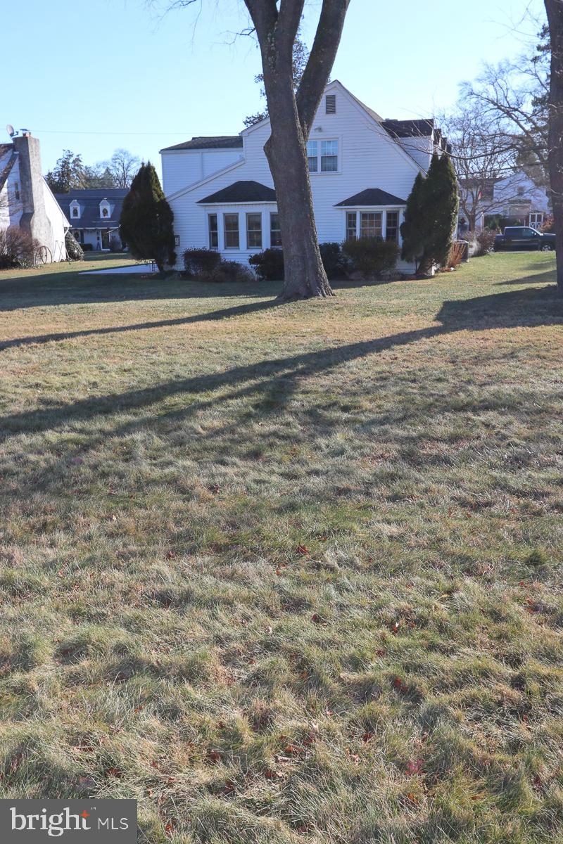 FOX CHASE MANOR - Residential