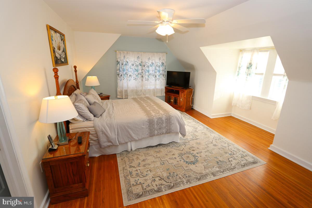 FOX CHASE MANOR - Residential