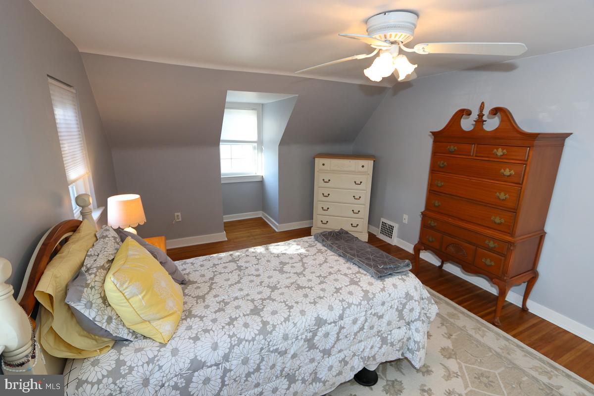 FOX CHASE MANOR - Residential