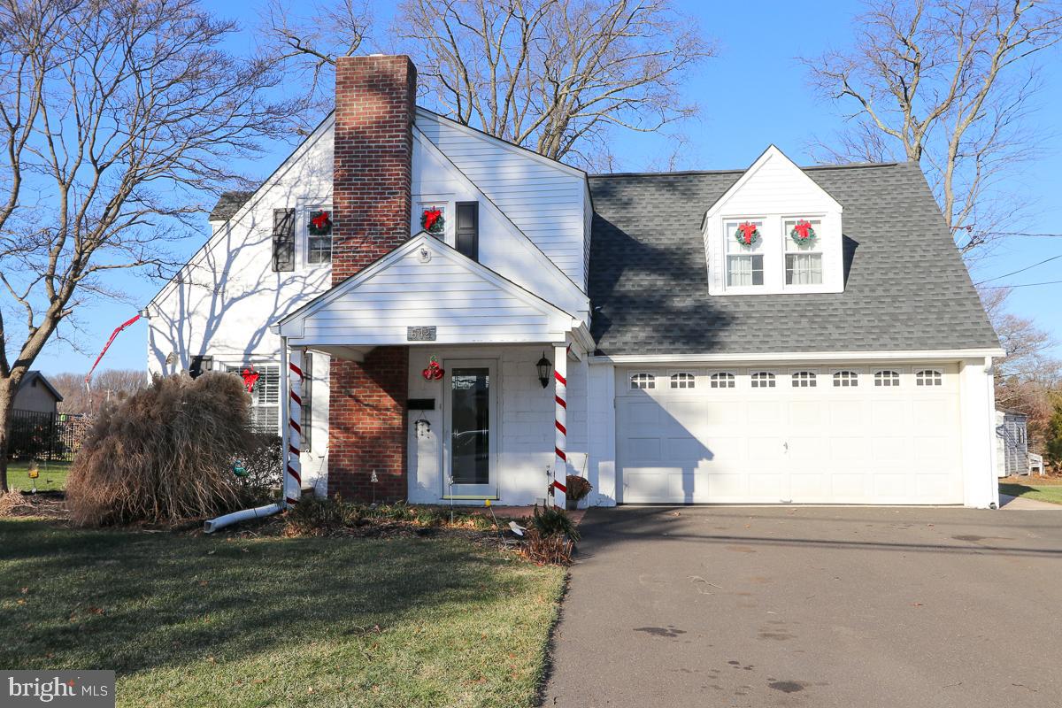 FOX CHASE MANOR - Residential