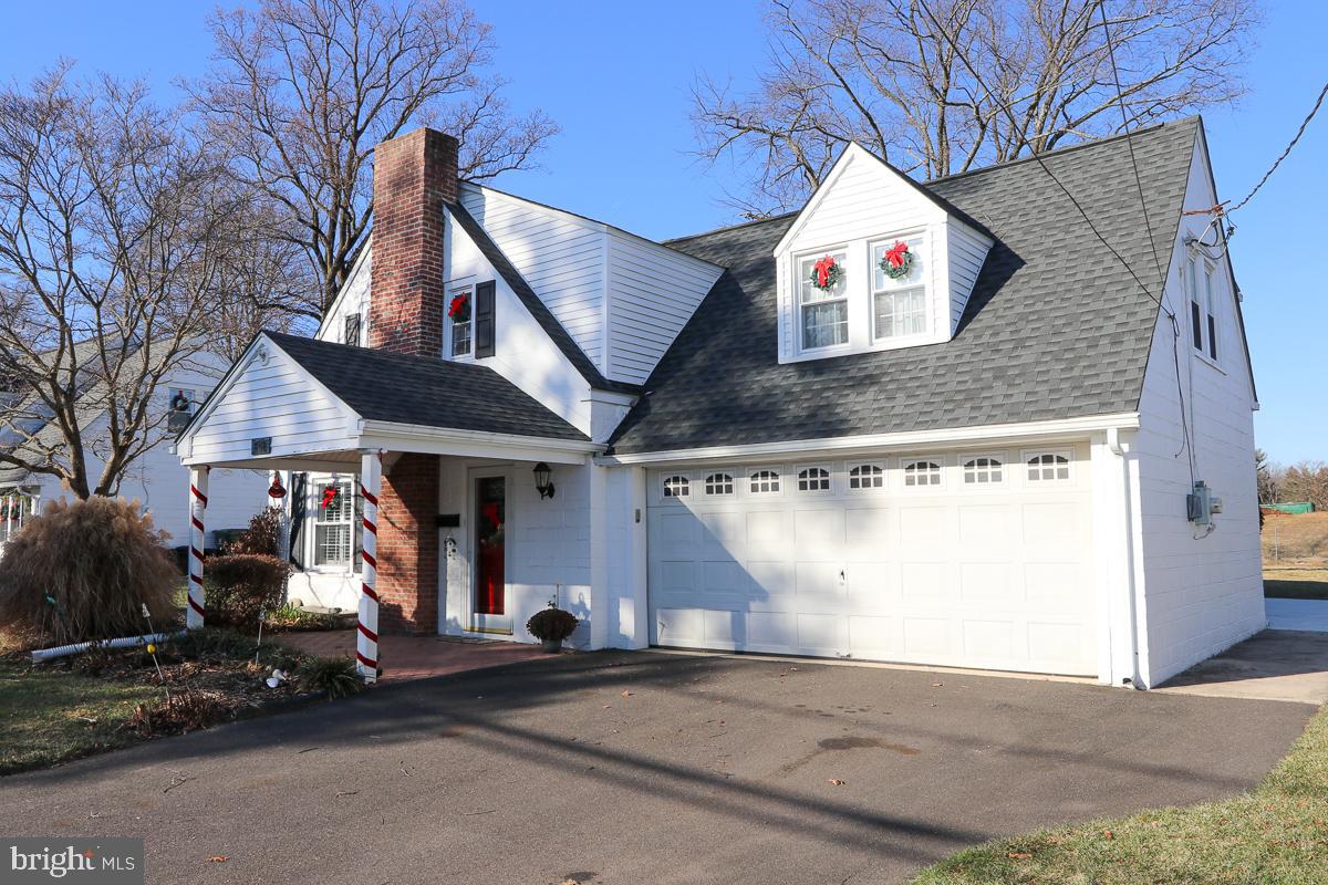 FOX CHASE MANOR - Residential