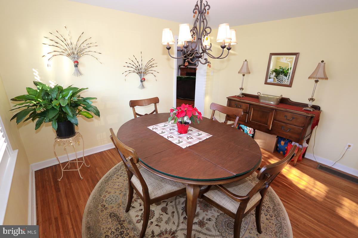 FOX CHASE MANOR - Residential