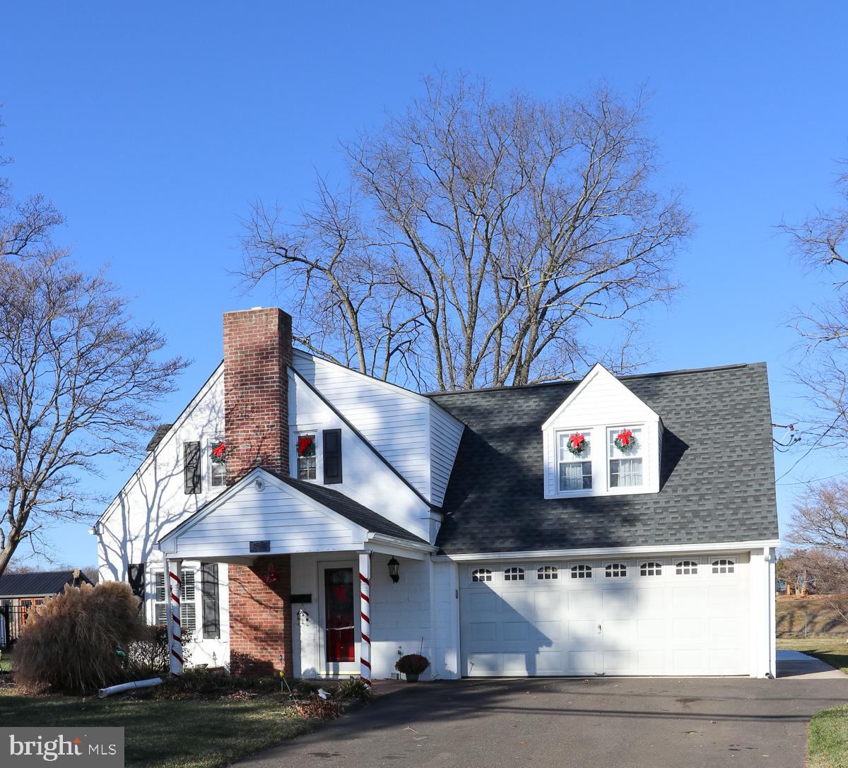 FOX CHASE MANOR - Residential