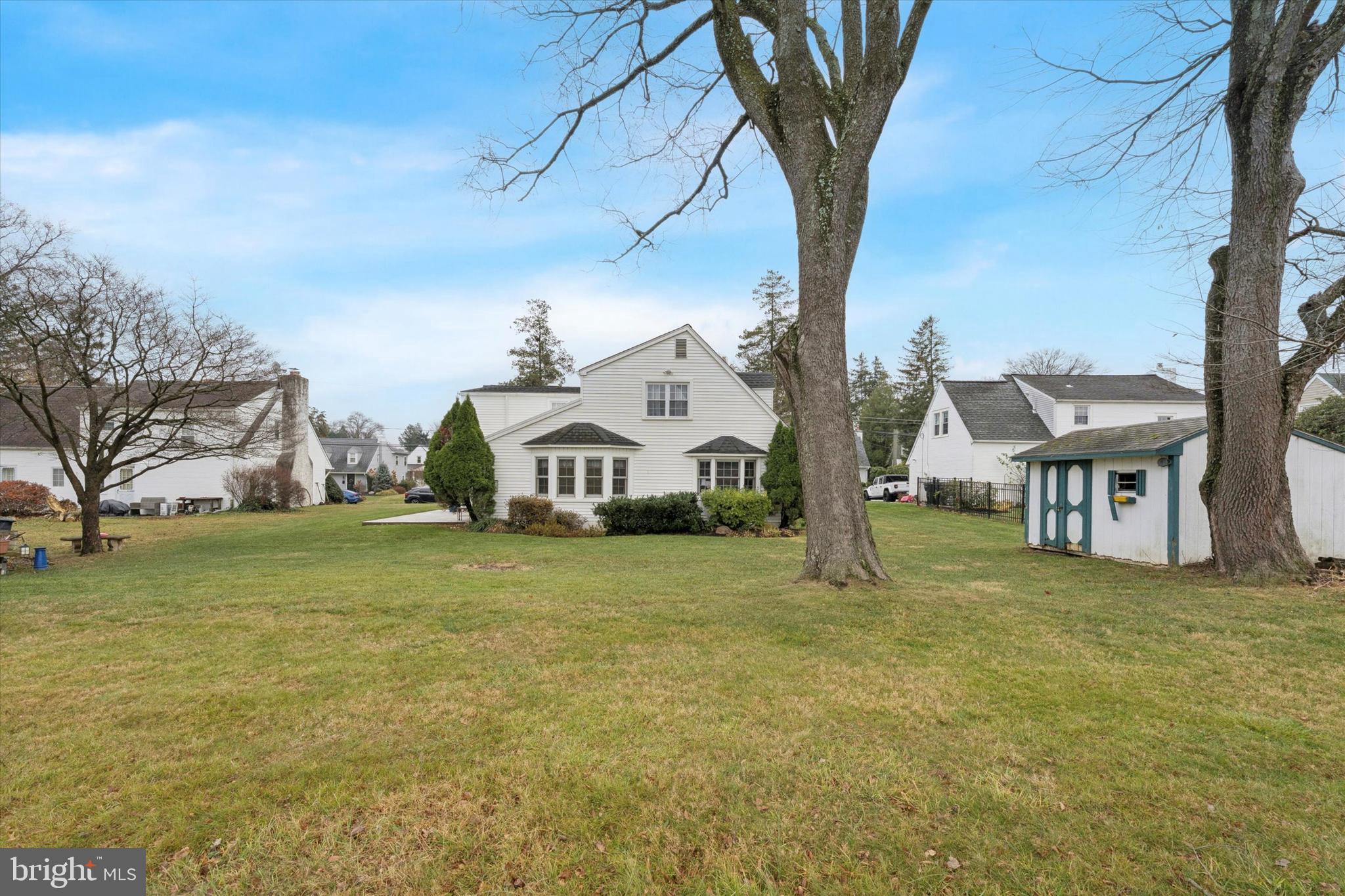 FOX CHASE MANOR - Residential