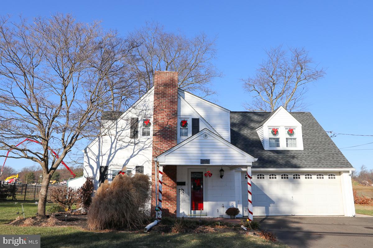 FOX CHASE MANOR - Residential