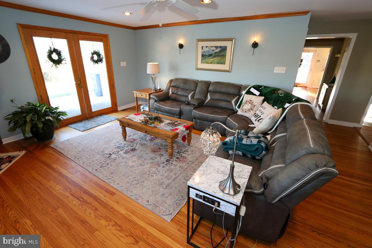 FOX CHASE MANOR - Residential