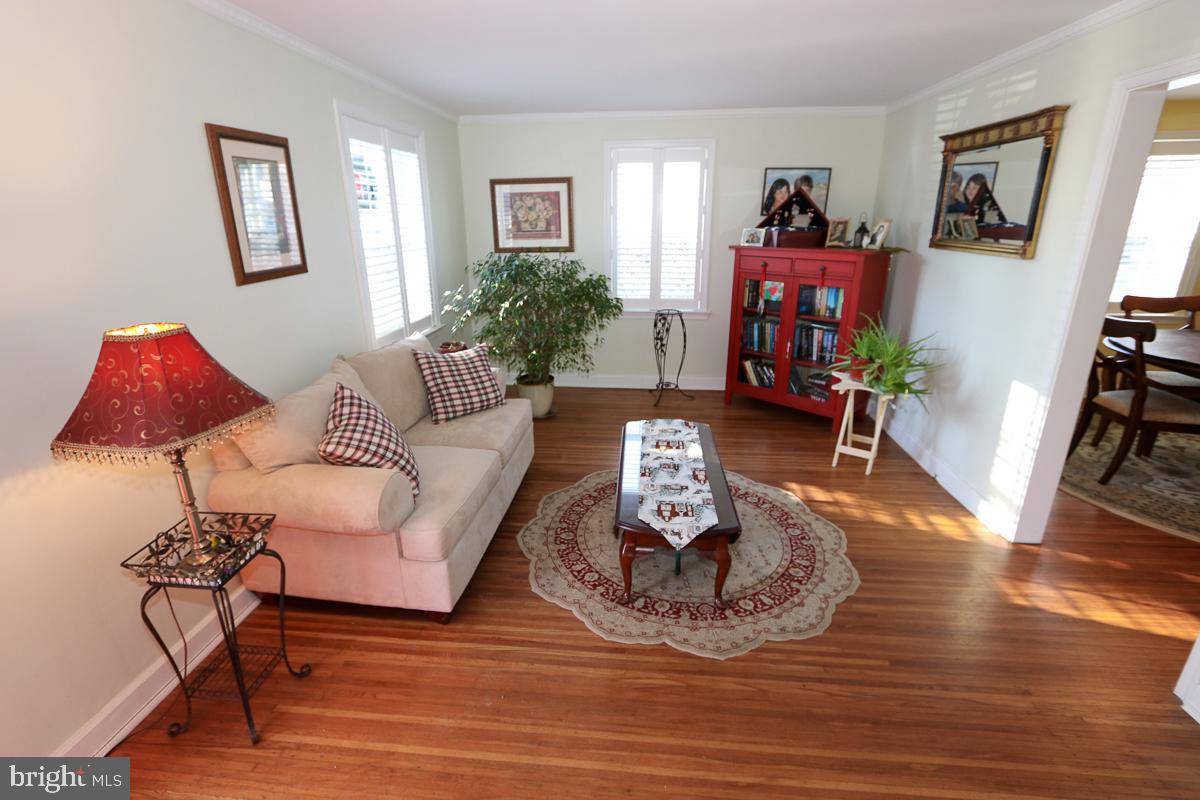 FOX CHASE MANOR - Residential