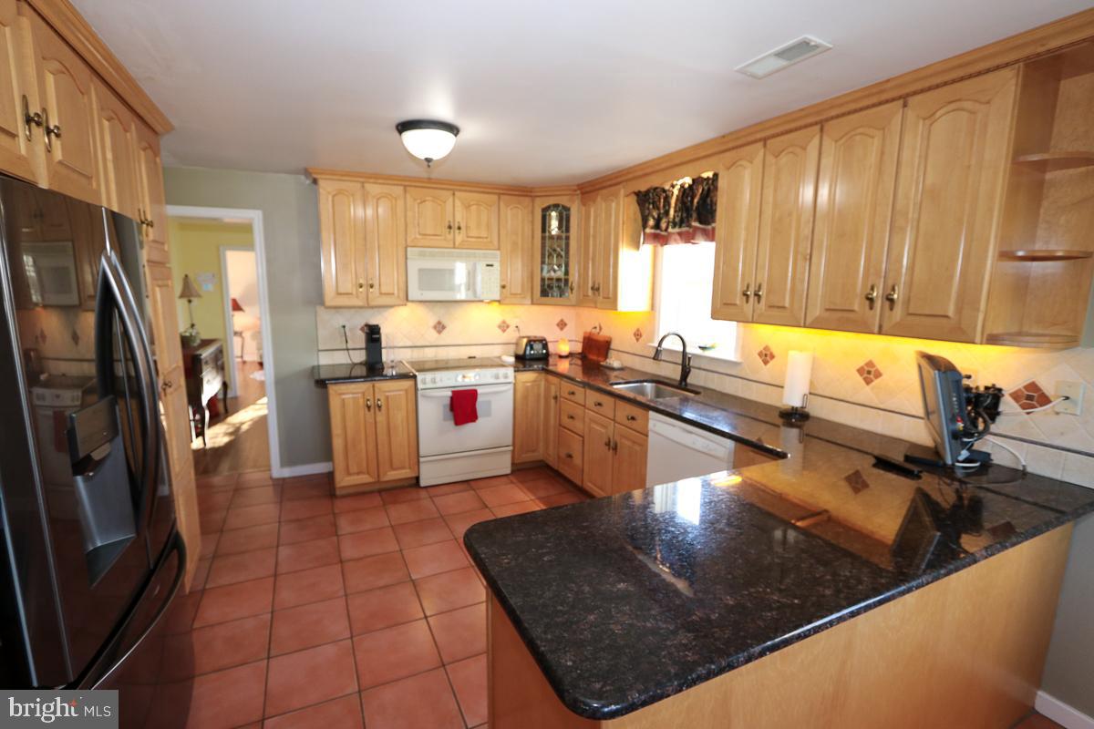 FOX CHASE MANOR - Residential