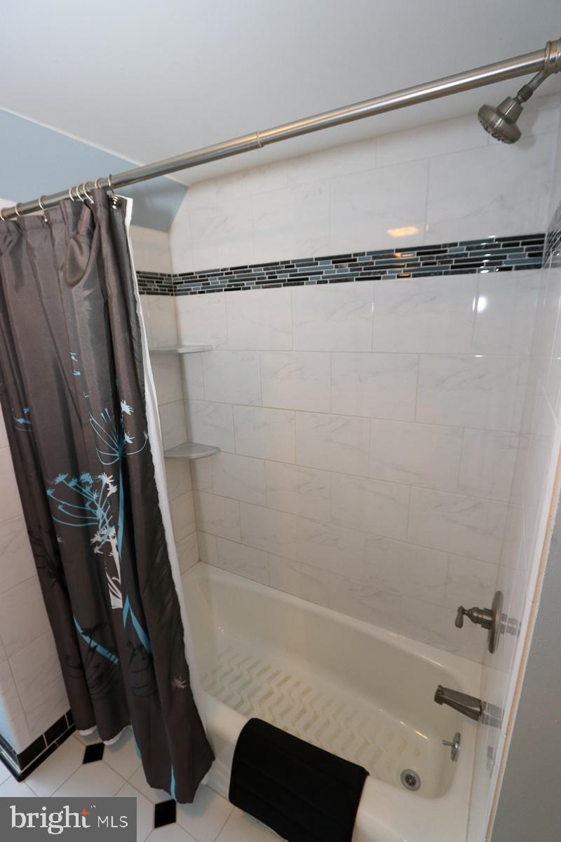 FOX CHASE MANOR - Residential