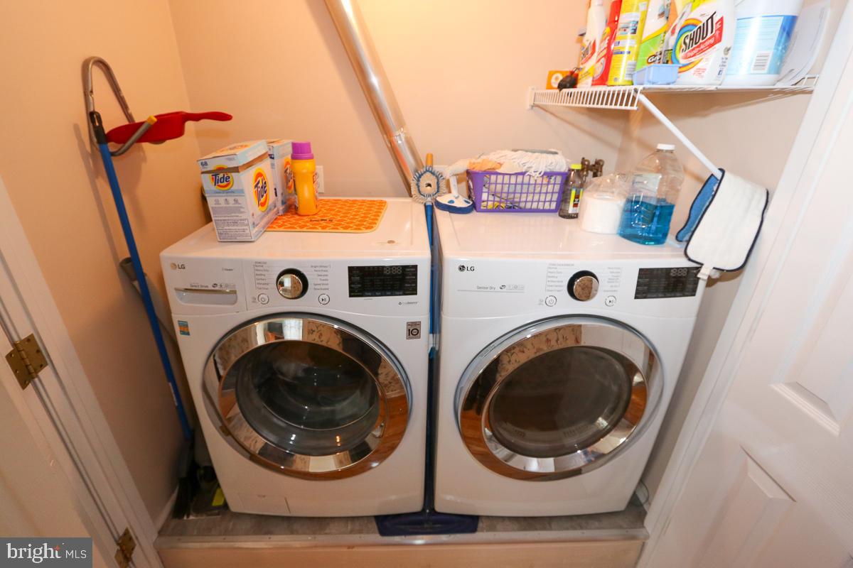 FOX CHASE MANOR - Residential