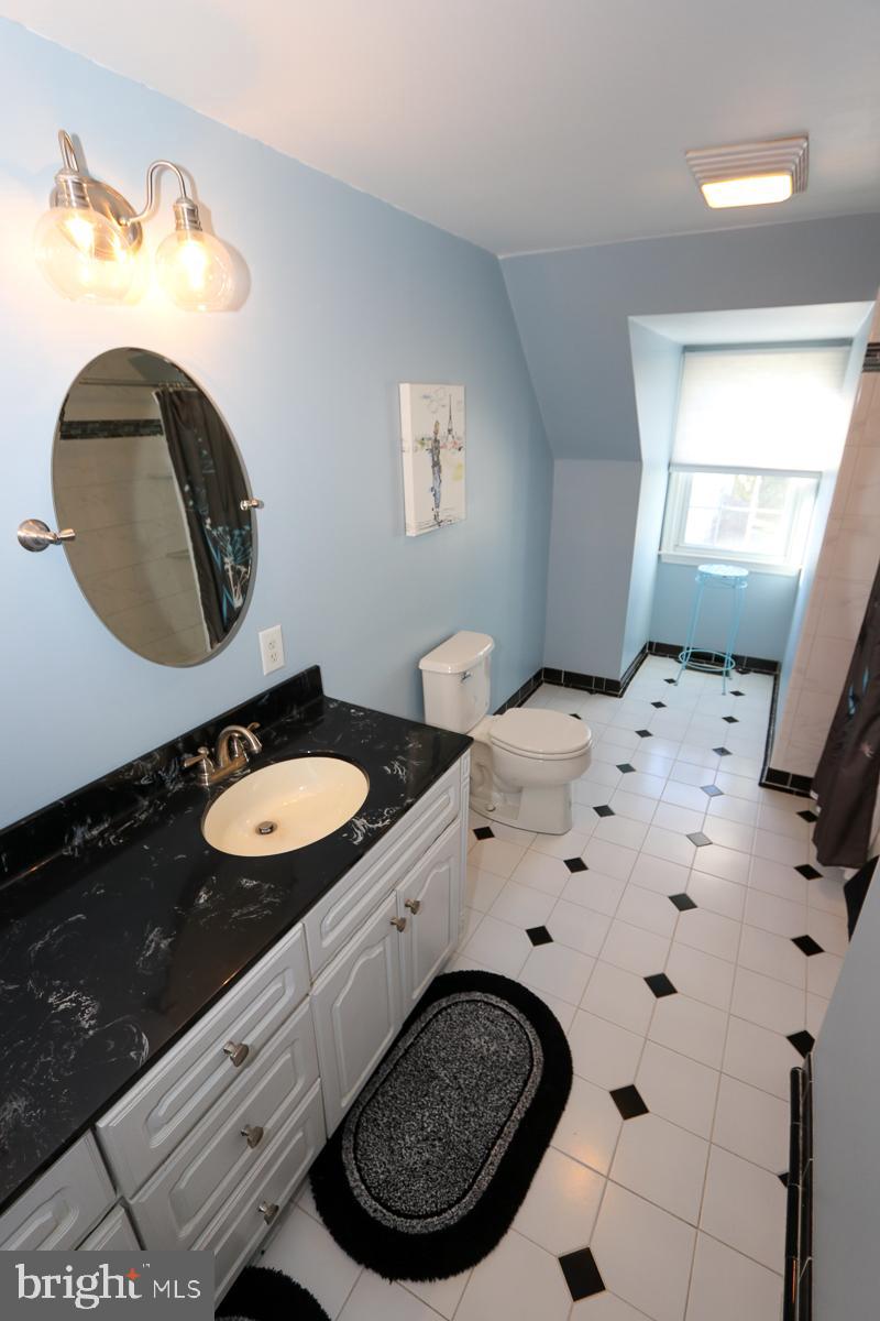 FOX CHASE MANOR - Residential