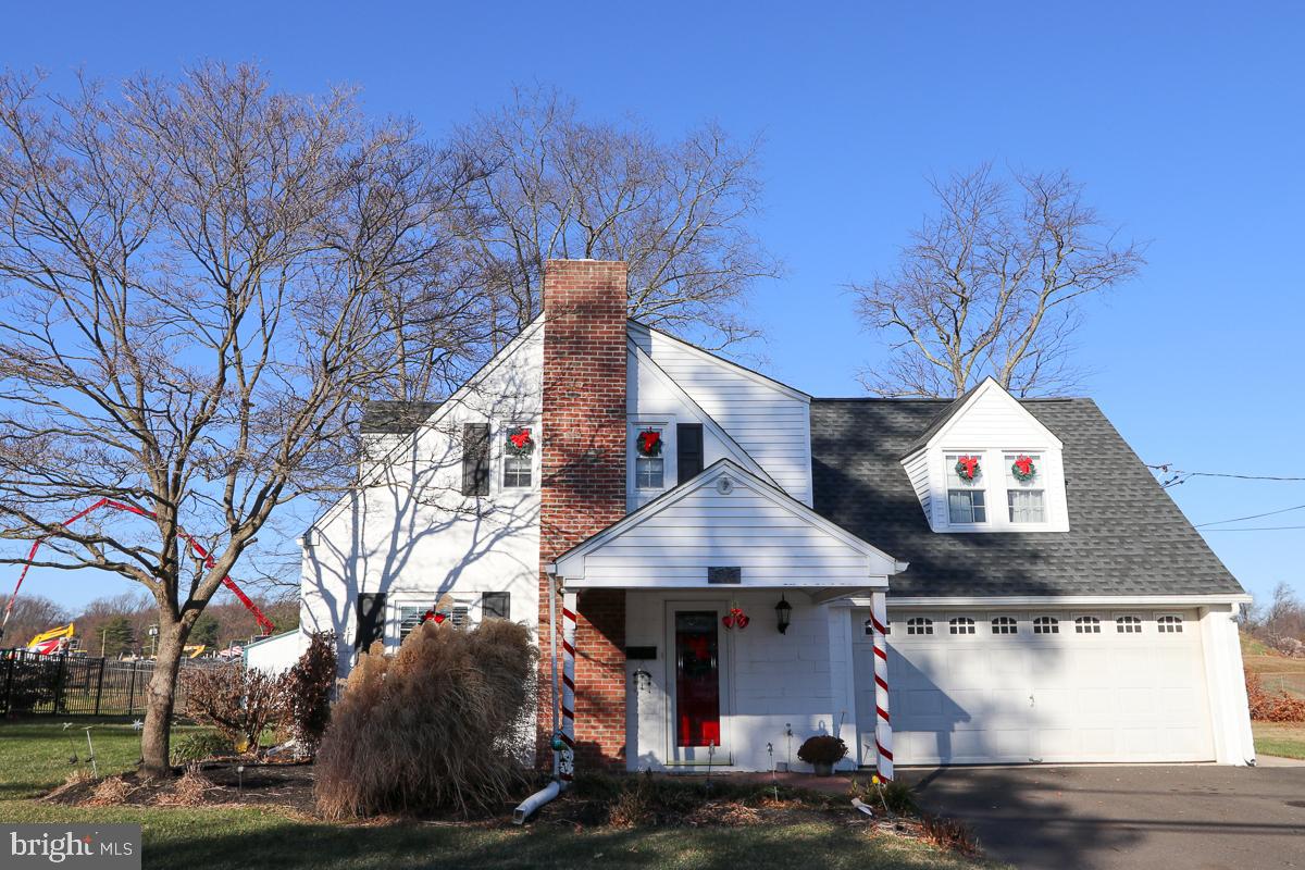 FOX CHASE MANOR - Residential