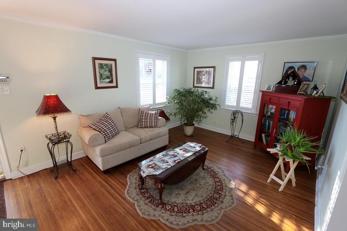 FOX CHASE MANOR - Residential