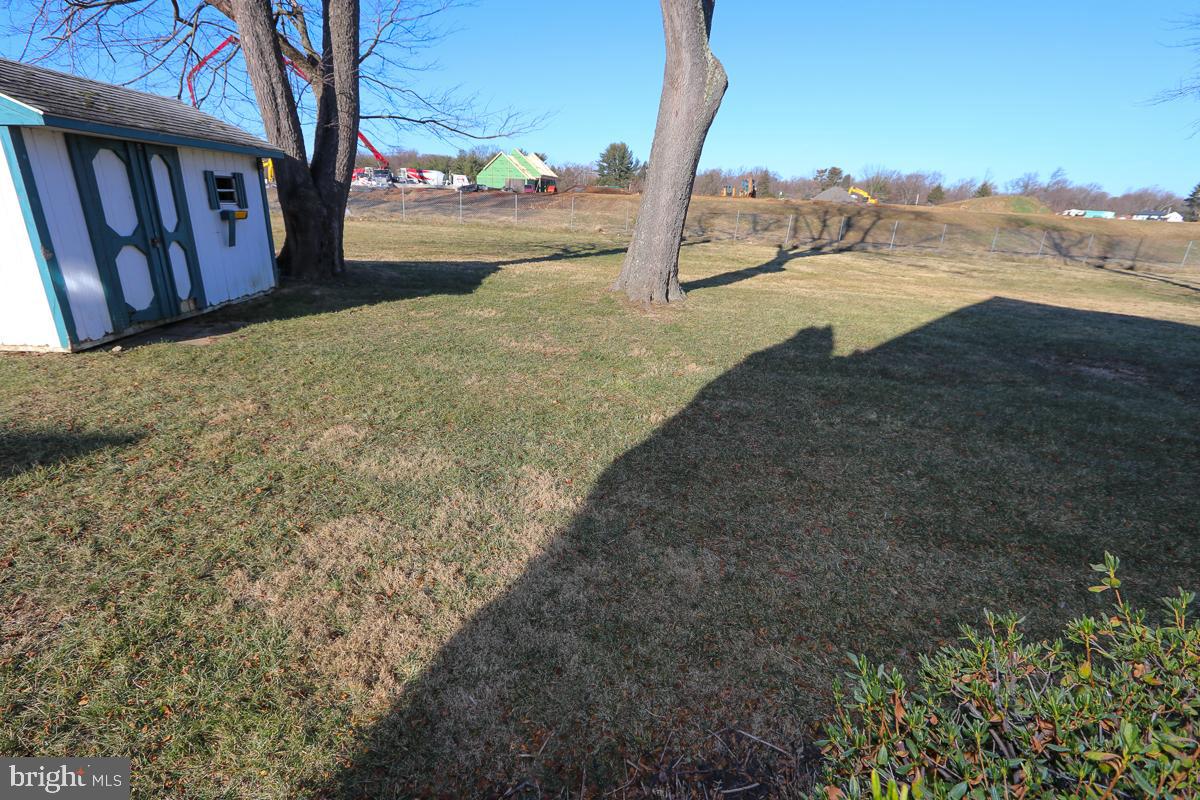 FOX CHASE MANOR - Residential