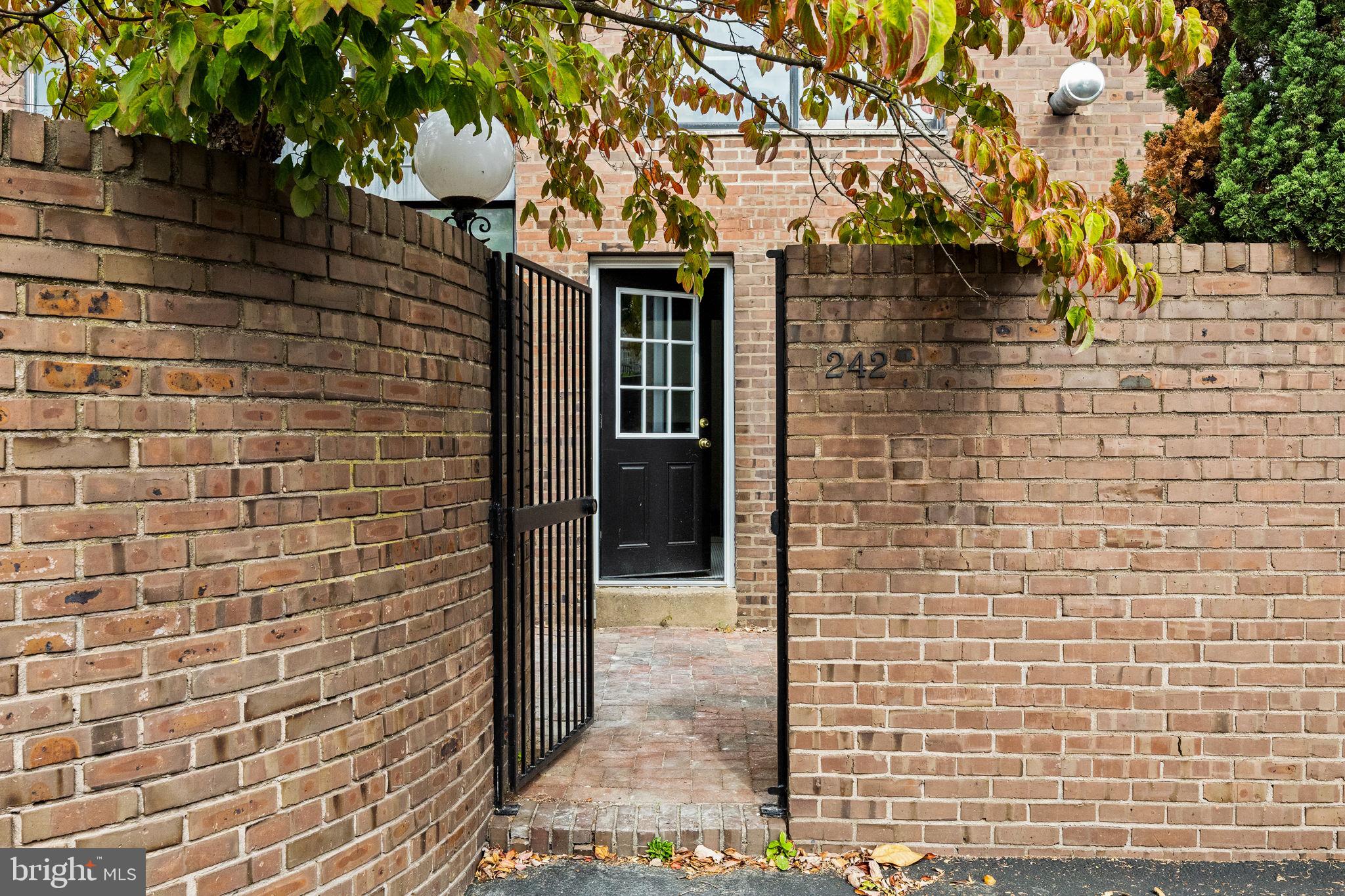 SOCIETY HILL - Residential