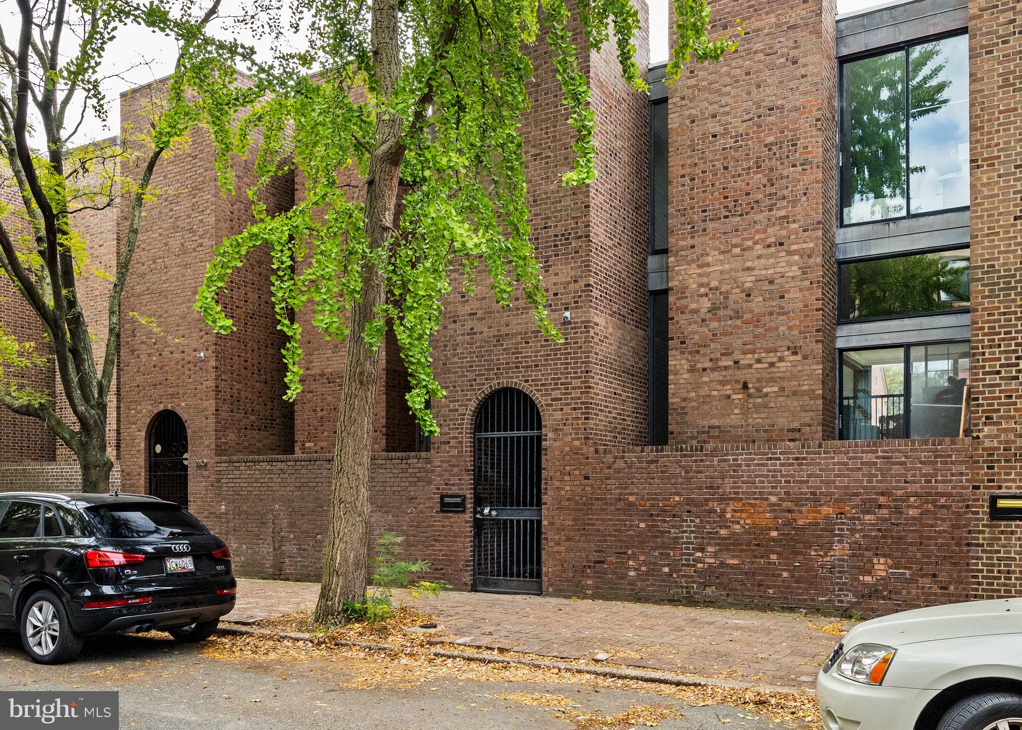 SOCIETY HILL - Residential