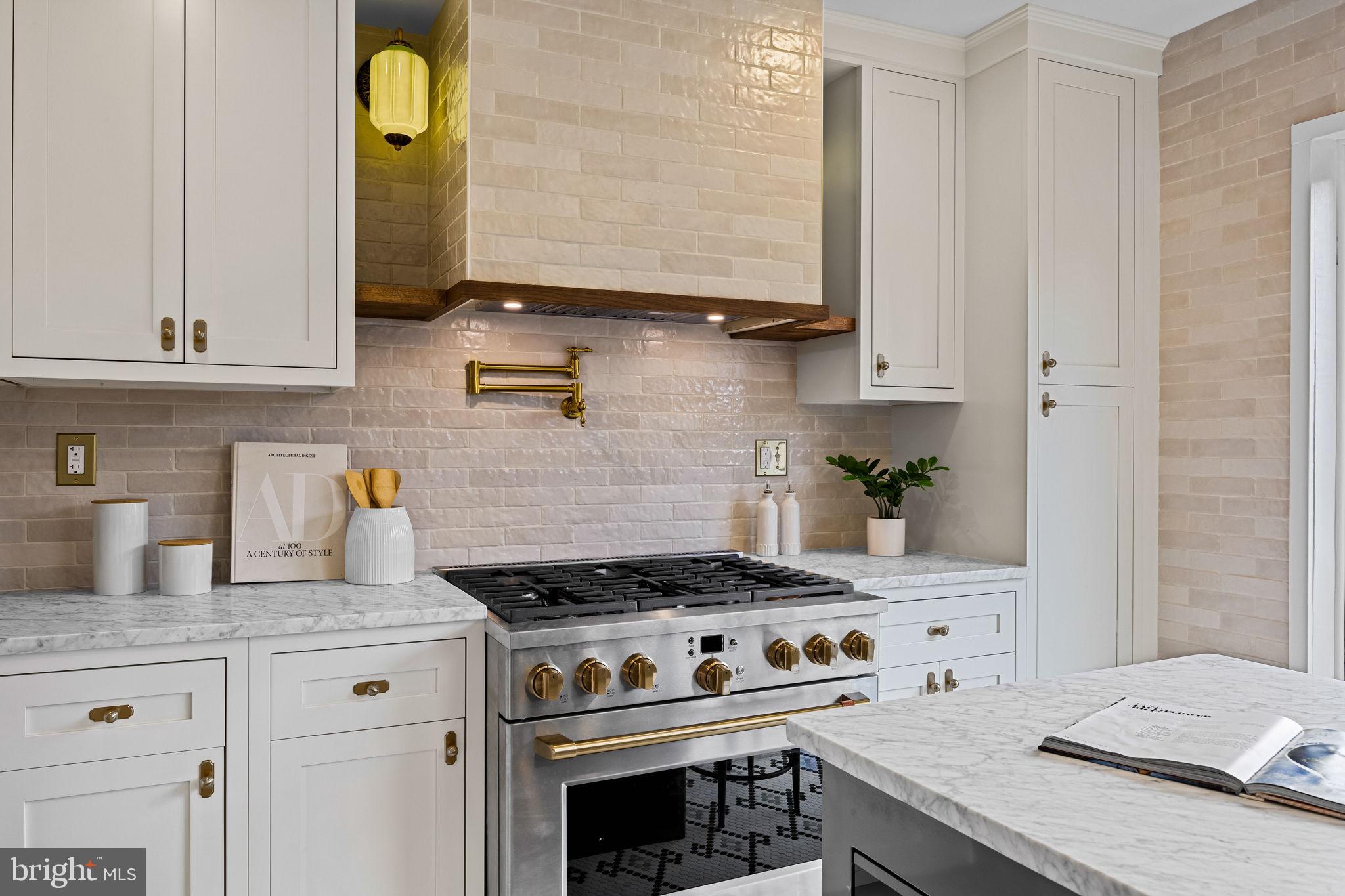 SOCIETY HILL - Residential