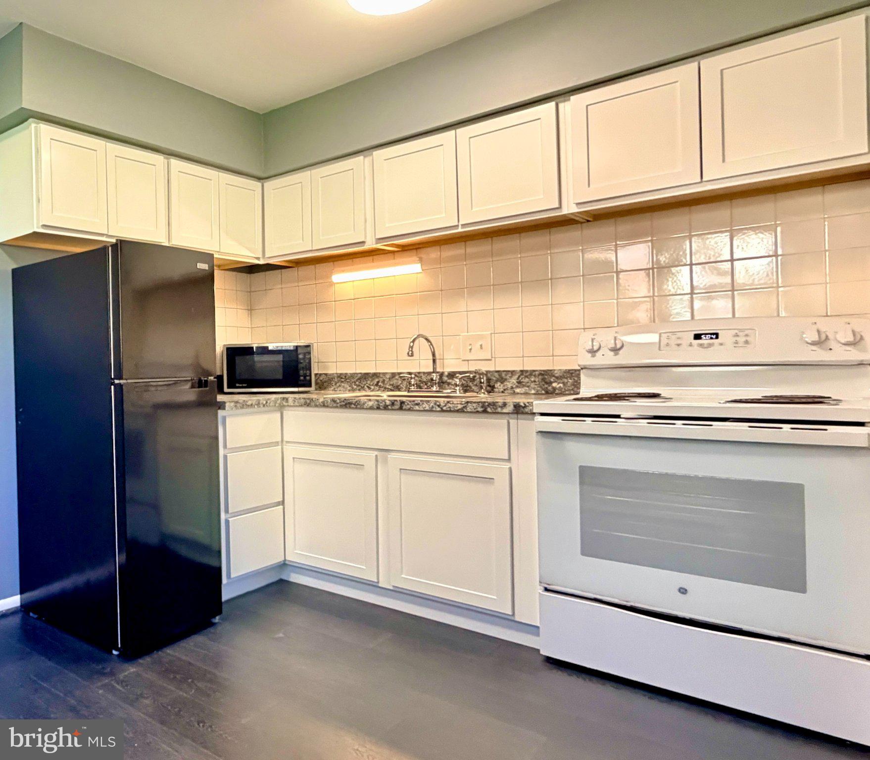 335 E LANCASTER AVENUE E-5