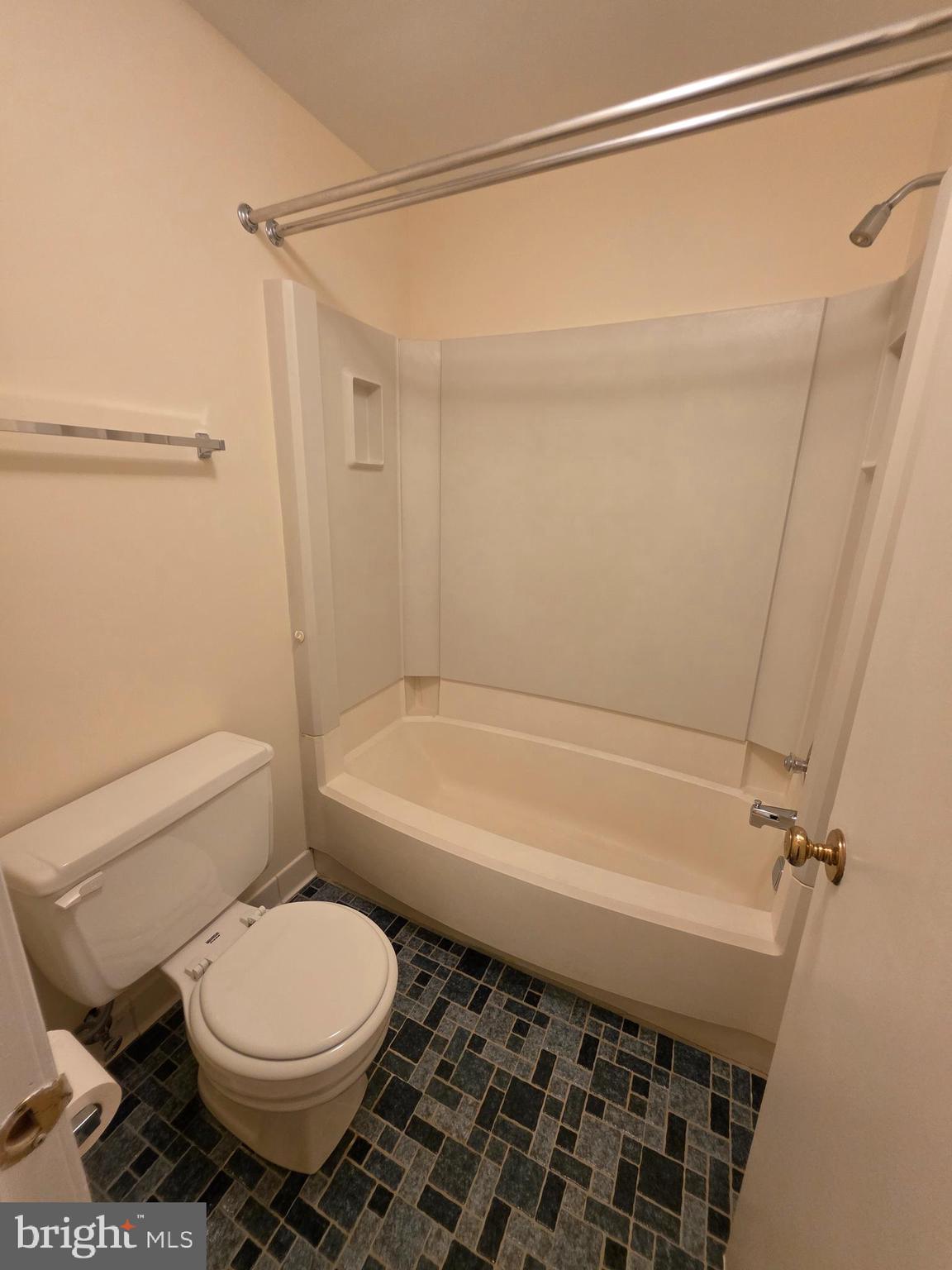 CARDINAL GLEN - Residential Lease