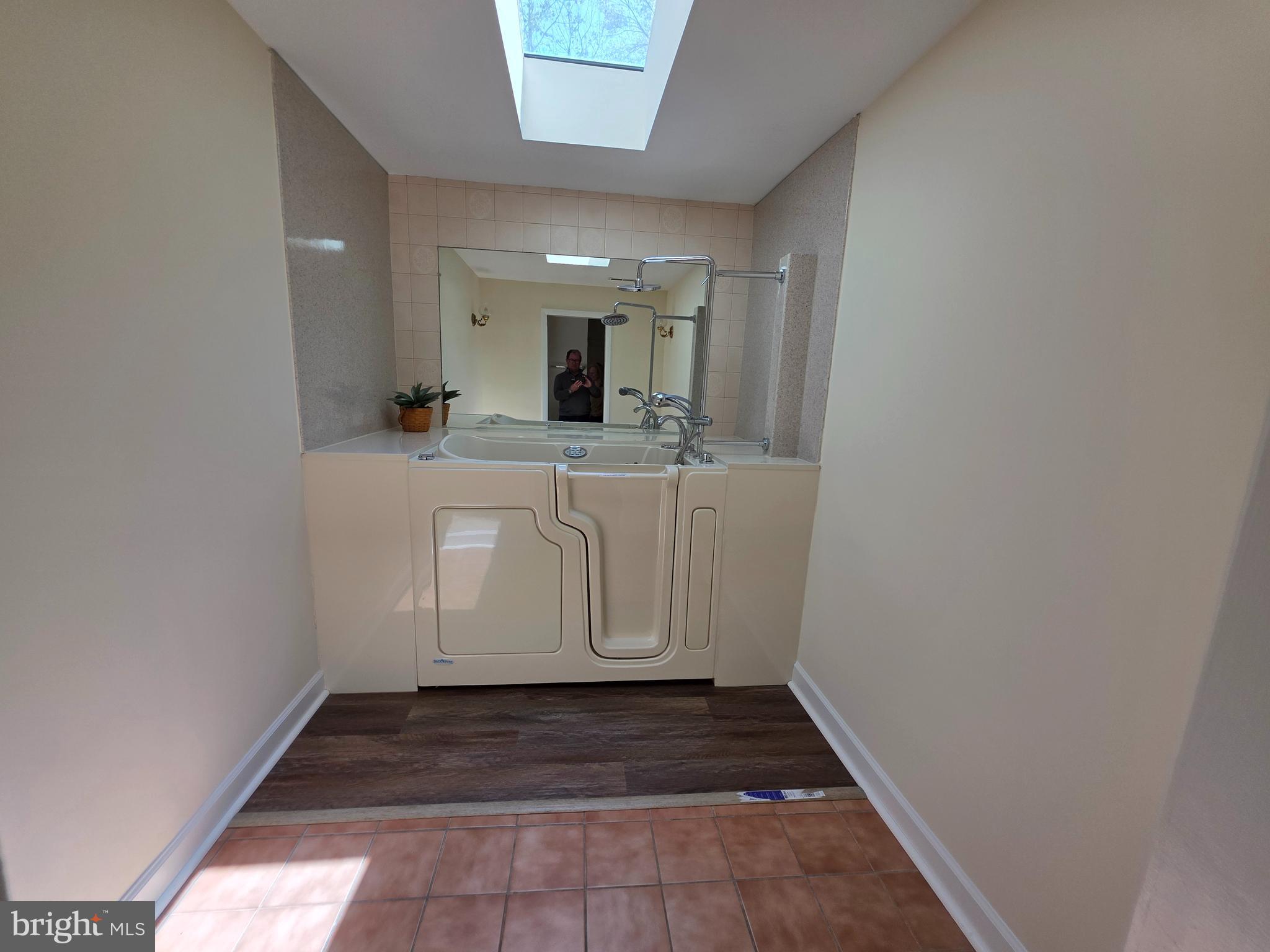 CARDINAL GLEN - Residential Lease