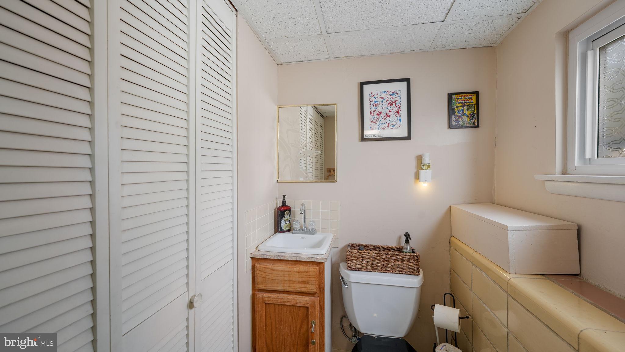 DELMONT MANOR - Residential